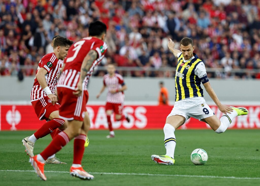 Soi kèo Fenerbahce vs Olympiakos